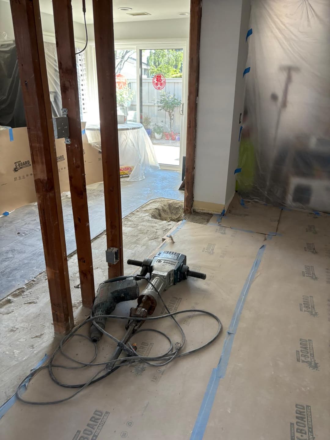 picture of electrical sockets being installed in a new remodeling project